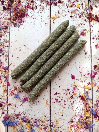 All Natural Aromatic Blend Hay Floral Fusion Hay Stick for Chinchilla, Rabbit, Hamster & Guinea Pigs.