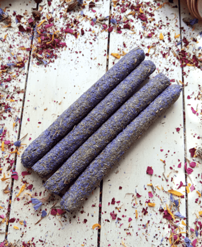 All Natural Aromatic Blend Hay Floral Fusion Hay Stick for Chinchilla, Rabbit, Hamster & Guinea Pigs.