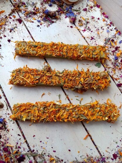 Calendula Floral Hay Bar Treat for Rabbit, Gerbil, Hamsters, Guinea Pig, Chinchillas & Other Small Rodent 2