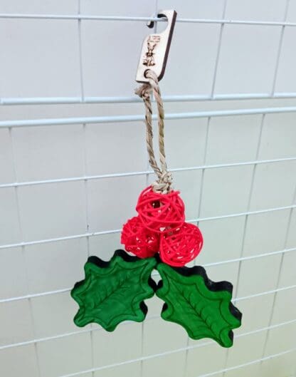 Christmas Leaf and Rattan Ball Rabbit Hanging Cage Treats, Chinchilla Treat, Hamster Treat, Guinea Pig Treat and Small Animal