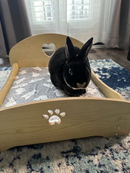 Elevated Rabbits Heart and Footprint Design Wooden Pet Bed with Detachable Portable Parts for Indoor and Outdoor Use